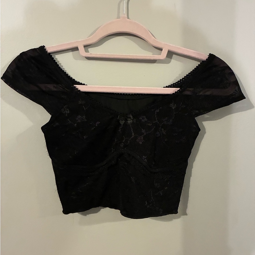 Chic Black Lace Crop Top